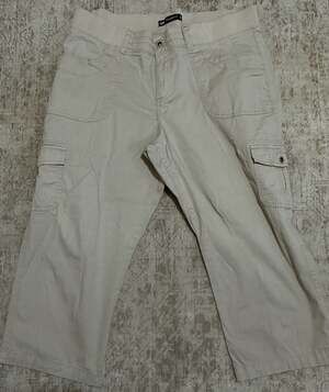 Lee Relaxed Fit Women's Beige Cropped Cargo Pants